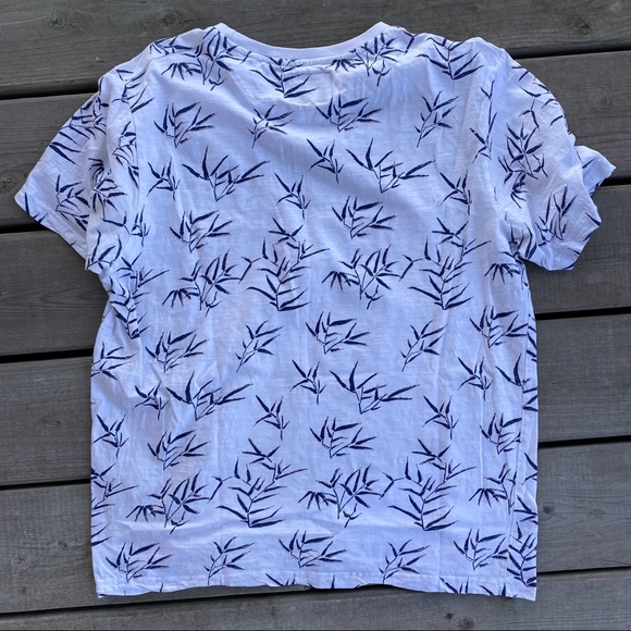 3/$25 || D&F Ricky Singh Fern White Tee - Picture 3 of 4